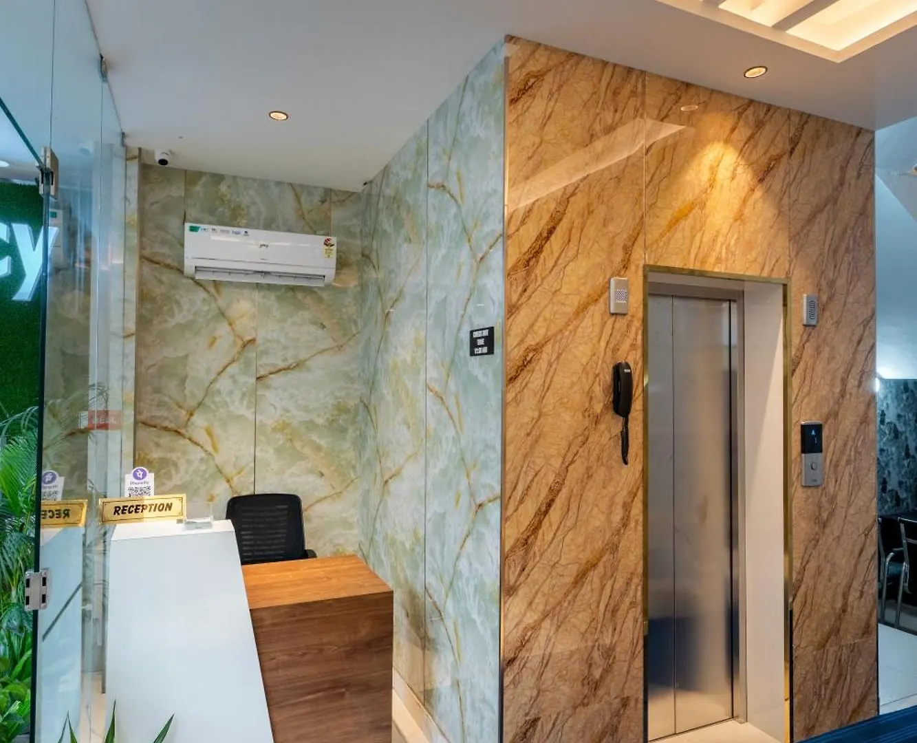 Отель Grace Regency Коччи